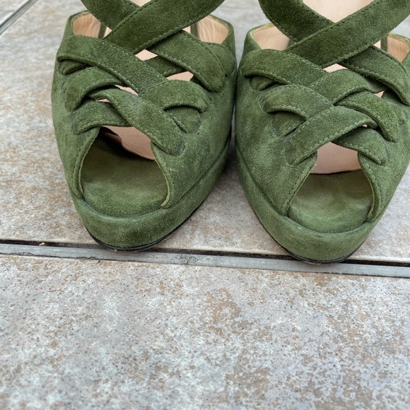 Christian Louboutin Drapanova green suede pumps - Picture 3 of 12